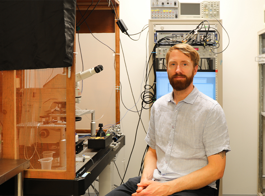 Dr James Frank in his lab