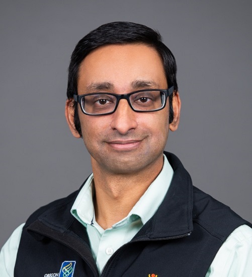 Headshot photo of Raghav Wusirika, M.D.